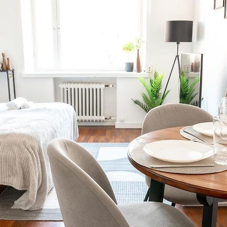 2Ndhomes Cozy Helsinki Center Studio With Park View Екстериор снимка