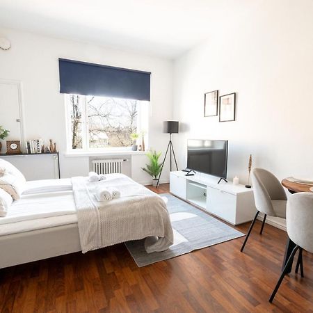 2Ndhomes Cozy Helsinki Center Studio With Park View Екстериор снимка